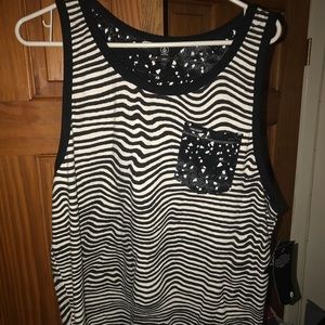Volcom tank top shirt Men’s Large 👾